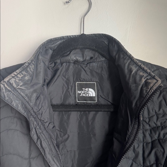 The North Face Women’s Quilted Black Puffer Jacket - Picture 4 of 7